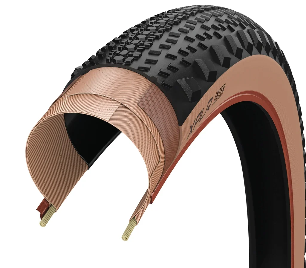 Pneu gravel Zipp Goodyear XPLR Inter Tubeless 700x45c beige et noir